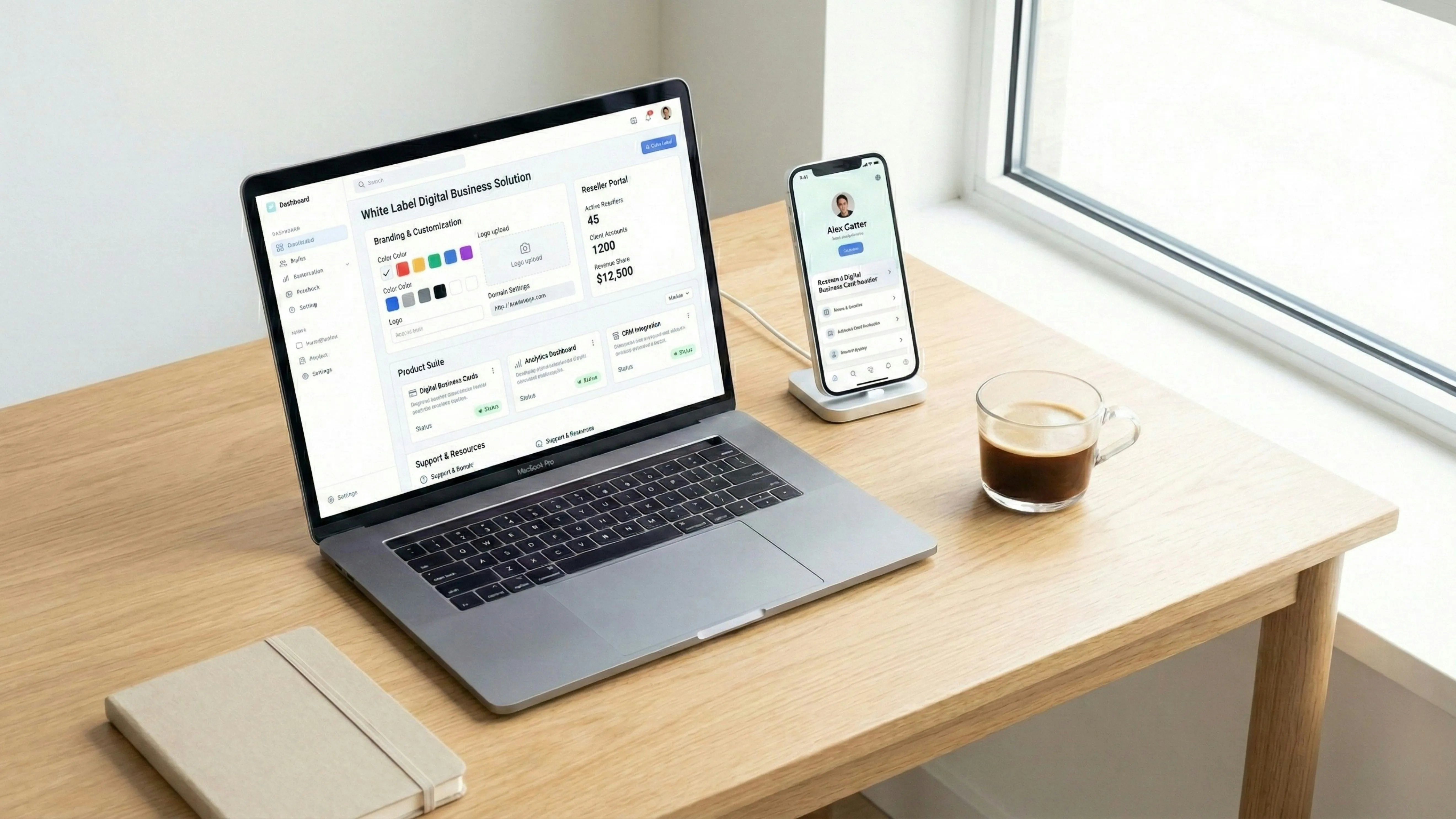 Tableau de bord d'une application web sur ordinateur portable et smartphone, applications web sur mesure